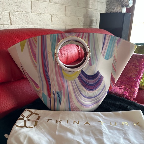 New with tags Trina Turks beach bag/ tote/ handbag retailed for $358.00 - Picture 2 of 5